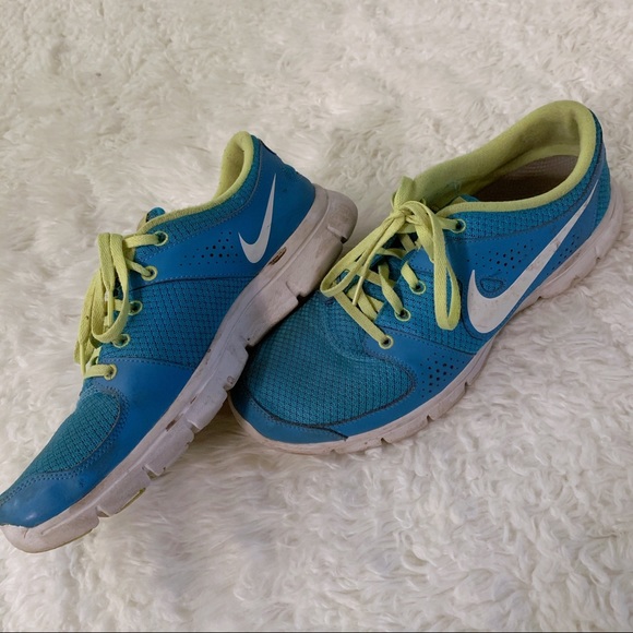 Nike Colorful Athletic Running Gym Shoes - Picture 3 of 5